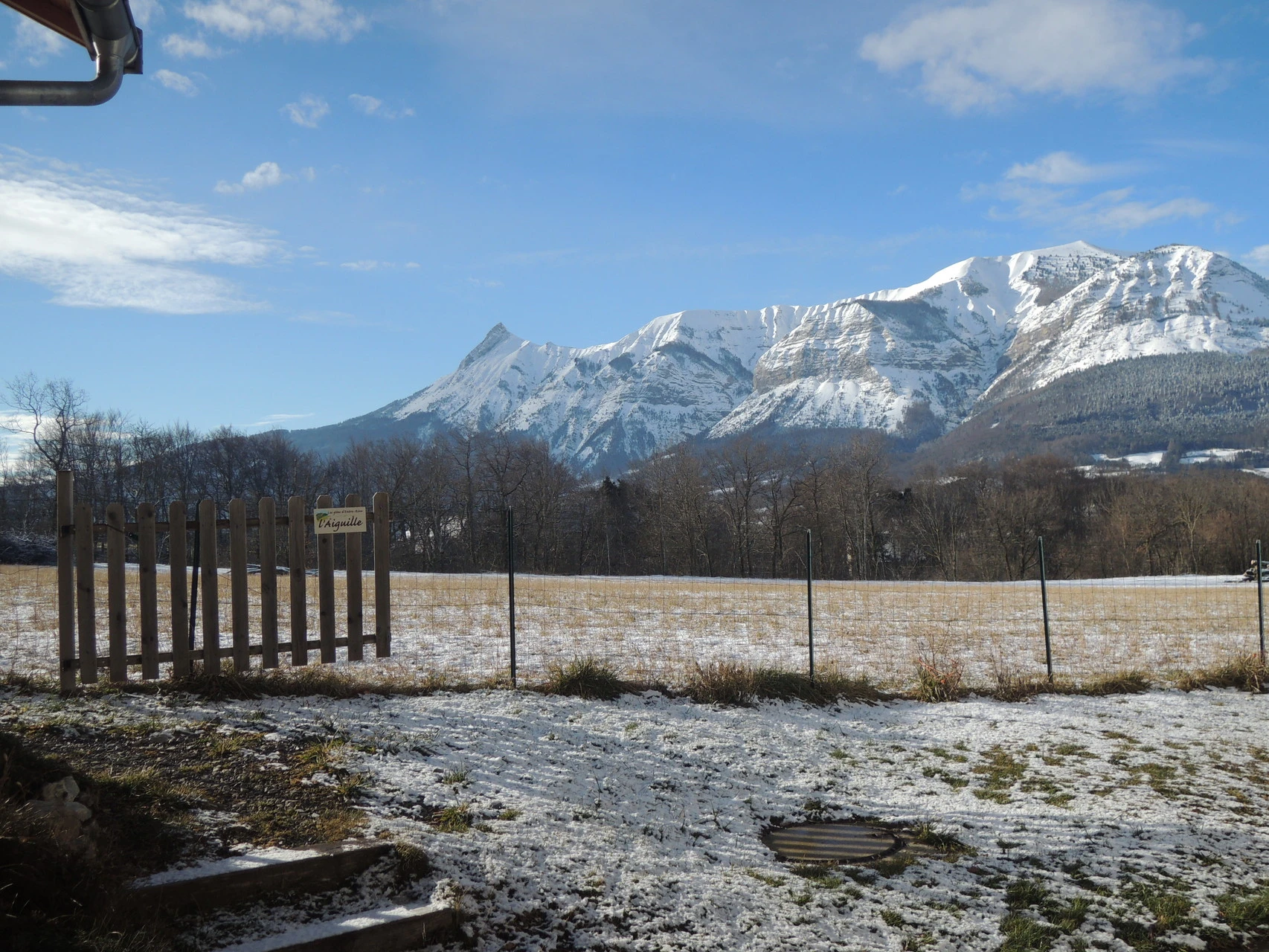 Vue depuis le jardin du Gîte l'Aiguille à Saint-Bonnet en Champsaur